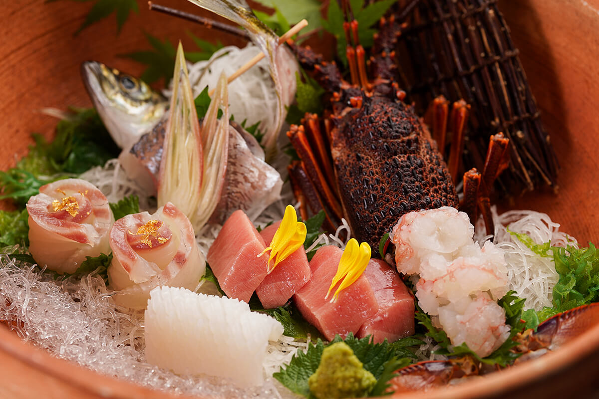 まぐろ・伊勢海・鯛・アジなどのお刺身