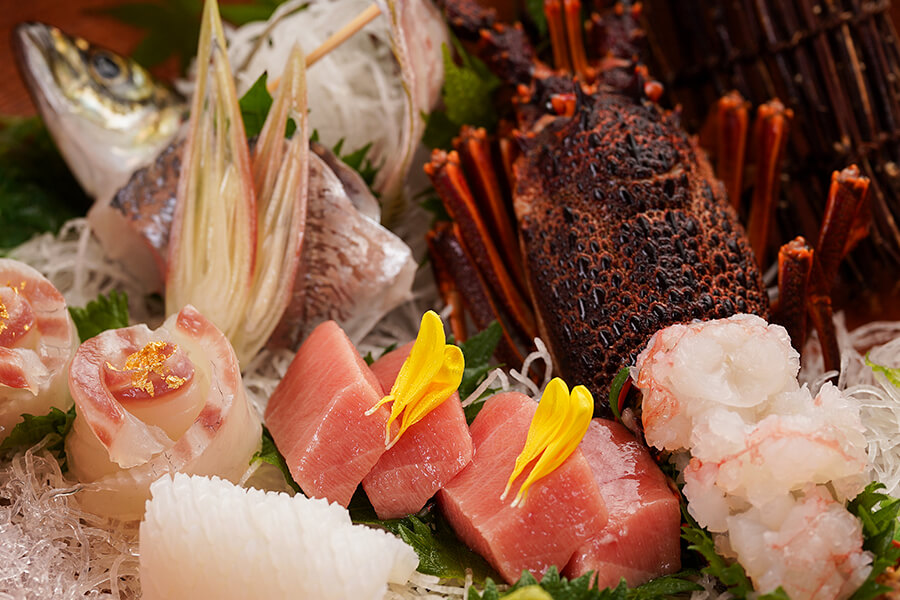 まぐろ・伊勢海・鯛・アジなどのお刺身