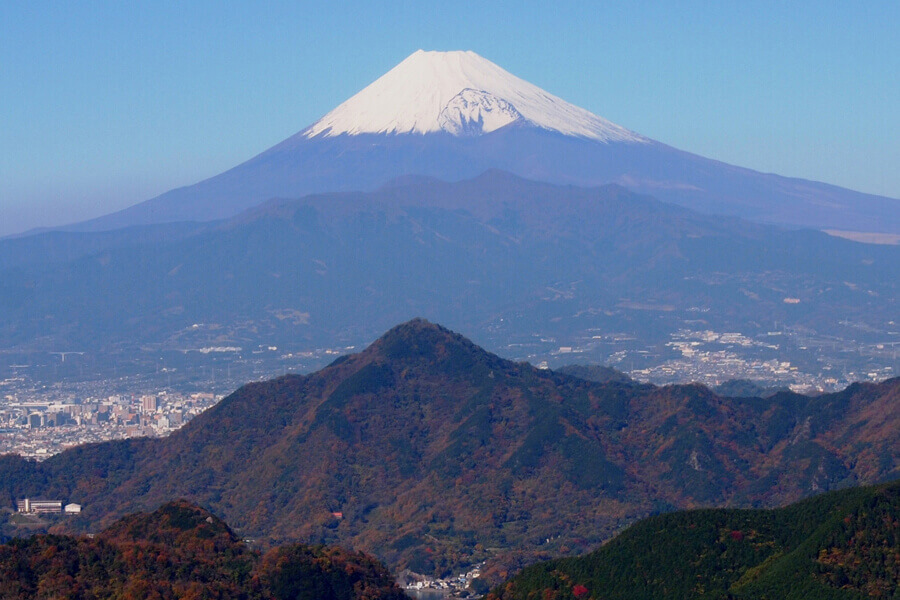 山頂から見える富士山